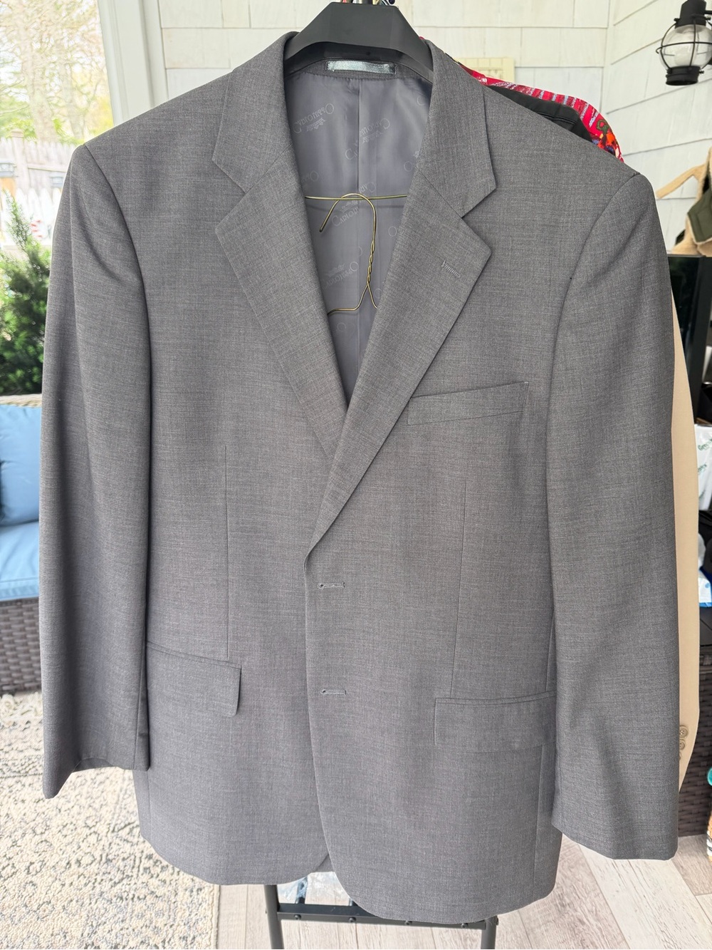 Classic Men's Gray suit- Versatile Tailored Jacket